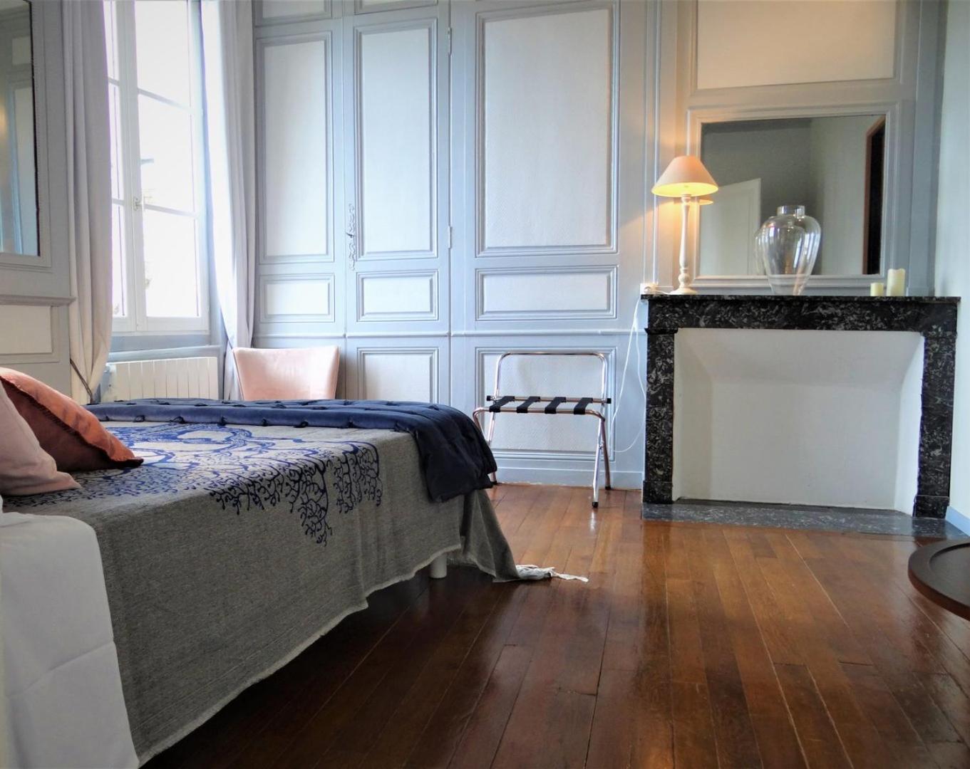 Le Cardinal Apartment Chartres Exterior photo
